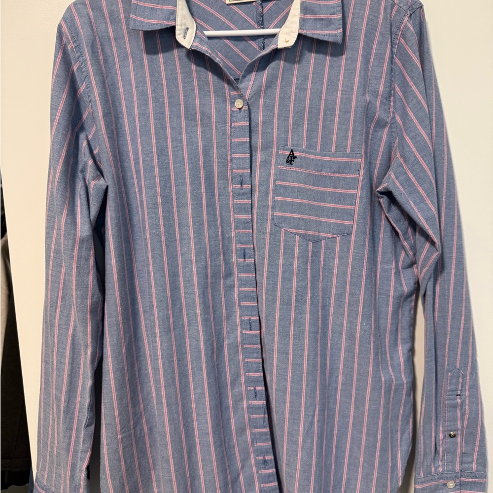 Abercrombie & Fitch Blue and Pink Striped Women's Button Down Shirt - size L